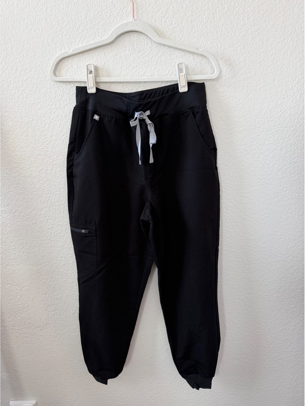 FIGS scrubs Black Zamora Jogger bottoms  Pants M